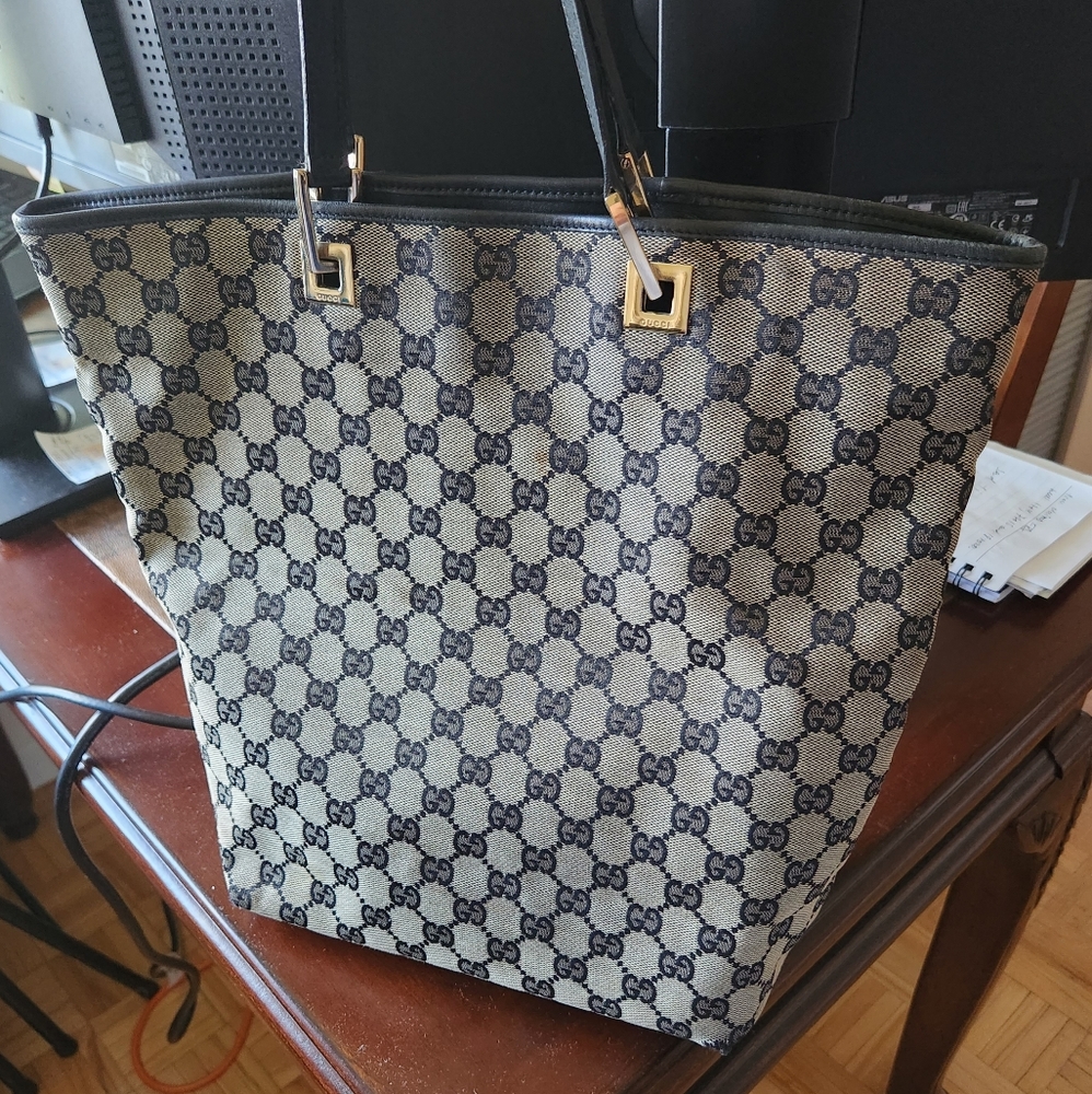 GUCCI Authentic Vintage GG Monogram Tote Bucket Bag